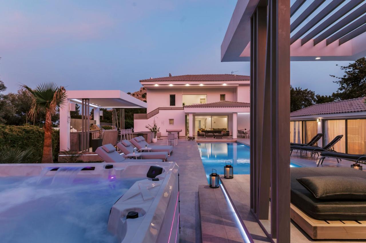 M Mansion Villa Pefki  Exterior photo